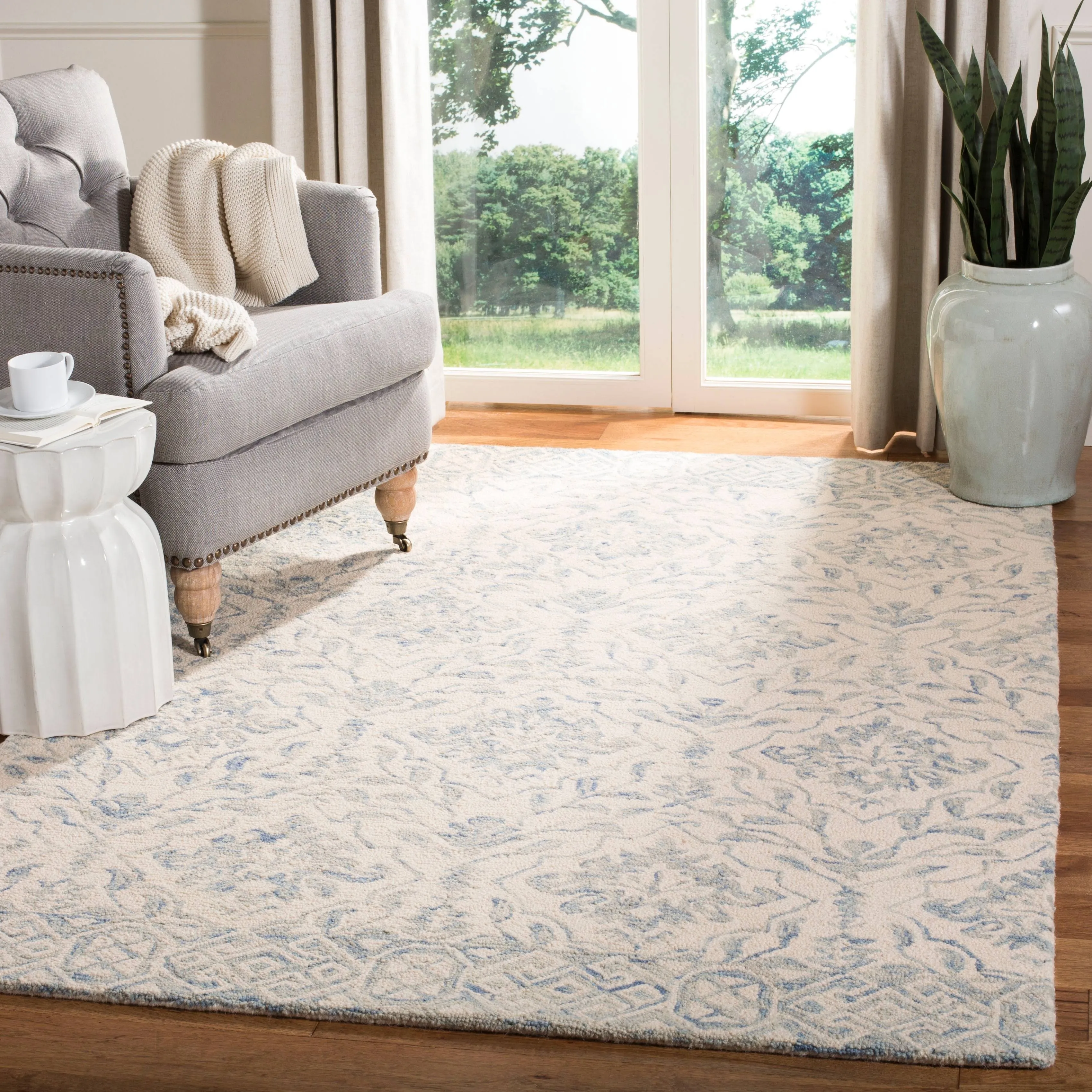 Safavieh Elvedina Handmade Dip Dye Floral Wool Rug