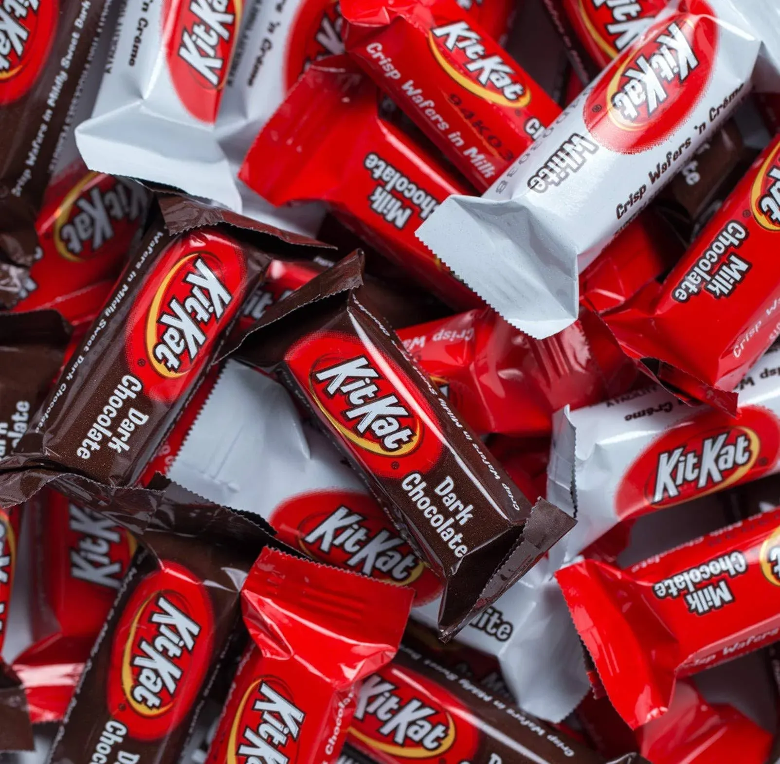 Kit Kat Chocolate Bars Miniatures, 64oz 4lb Bulk Candy, Assorted Miniatures, White, Milk, Dark Chocolate