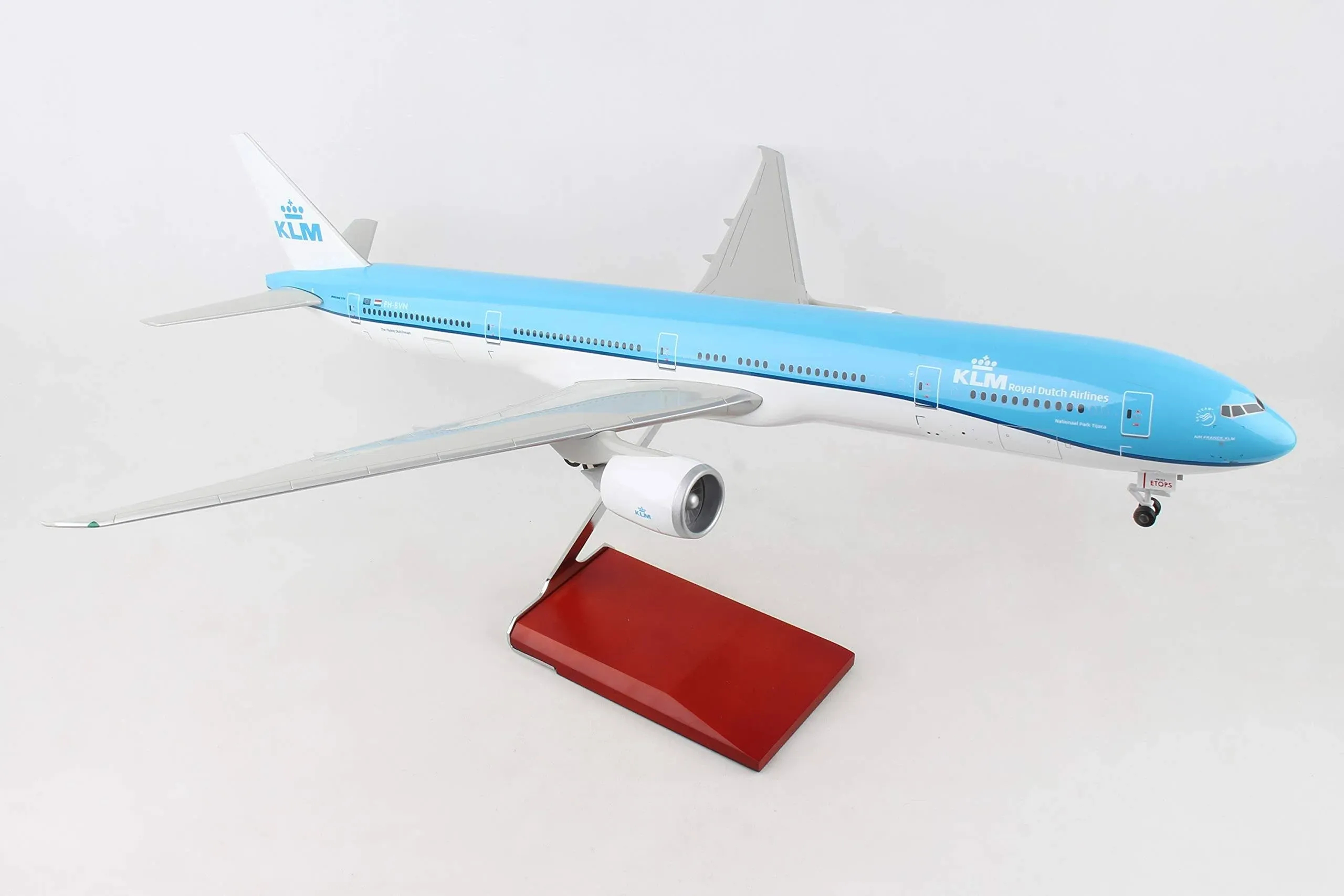 Daron Skymarks KLM 777-300 1/100 with Wood Stand & Gear