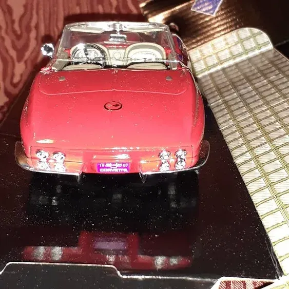 1967 Chevrolet Corvette Convertible Red 1/24 Diecast Model Car by Motormax