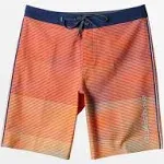 Quiksilver Men's Standard Surfsilk Massive 20 Boardshort Swimtrunk