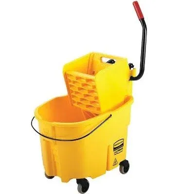 Rubbermaid WaveBrake 35 qt Mop Bucket Yellow