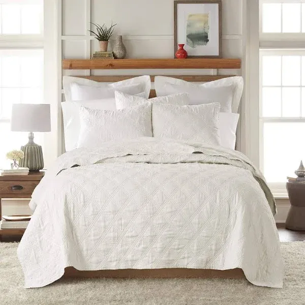 Levtex Home - 100% Linen Front/100% Cotton Back - Twin Quilt - Washed Linen - Navy - Quilt Size (68 x 86 in.)