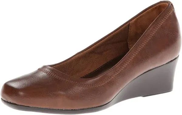 LifeStride Women's Groovy Wedge Pumps