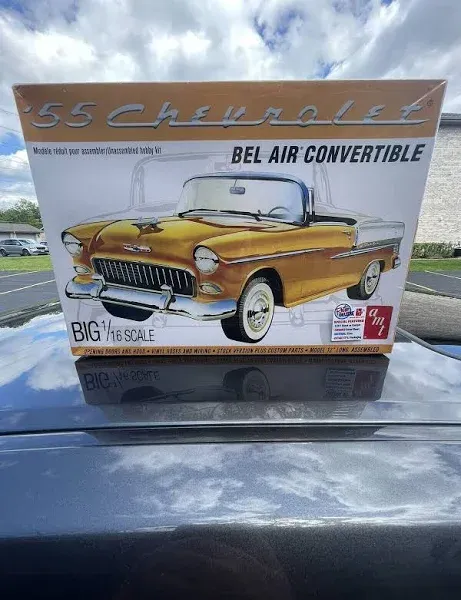 AMT 1134 (1955) Chevrolet Bel Air Convertible 1/16 Scale Plastic Model Sealed