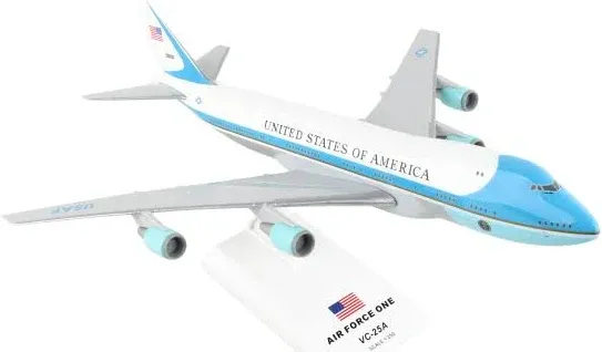 SkyMarks Air Force One Boeing 747-200 VC25 Desktop Model