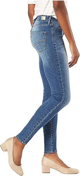 Signature by Levi Strauss &amp; Co. Gold Label Women&#x27;s Totally Shaping Skinny Jeans