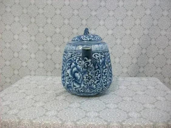 123Arts Blue and White Ceramic Small Tea Pot Retro Flower Teapot Water Pot Coffee Pot with Lid, 500ml,16.5oz