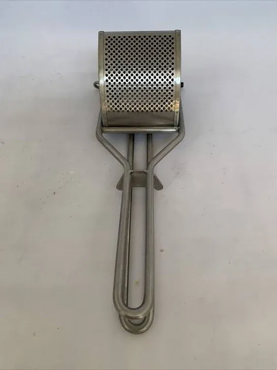 Potato Ricer Stainless Steel Potato Masher For Commercial And Home Use