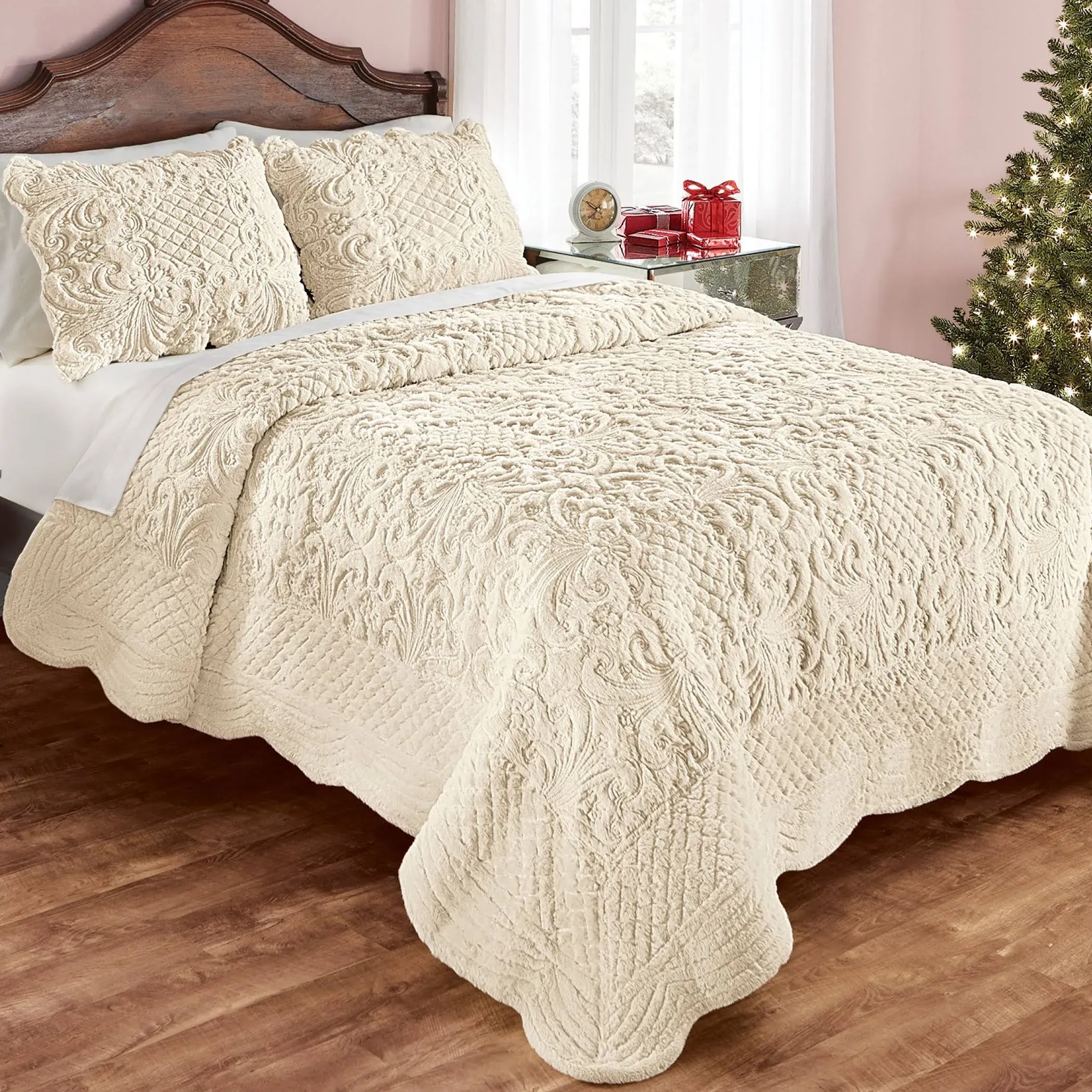 Collections Etc Elegant Scroll and Lattice Pattern Ultra Soft Faux Fur Quilt