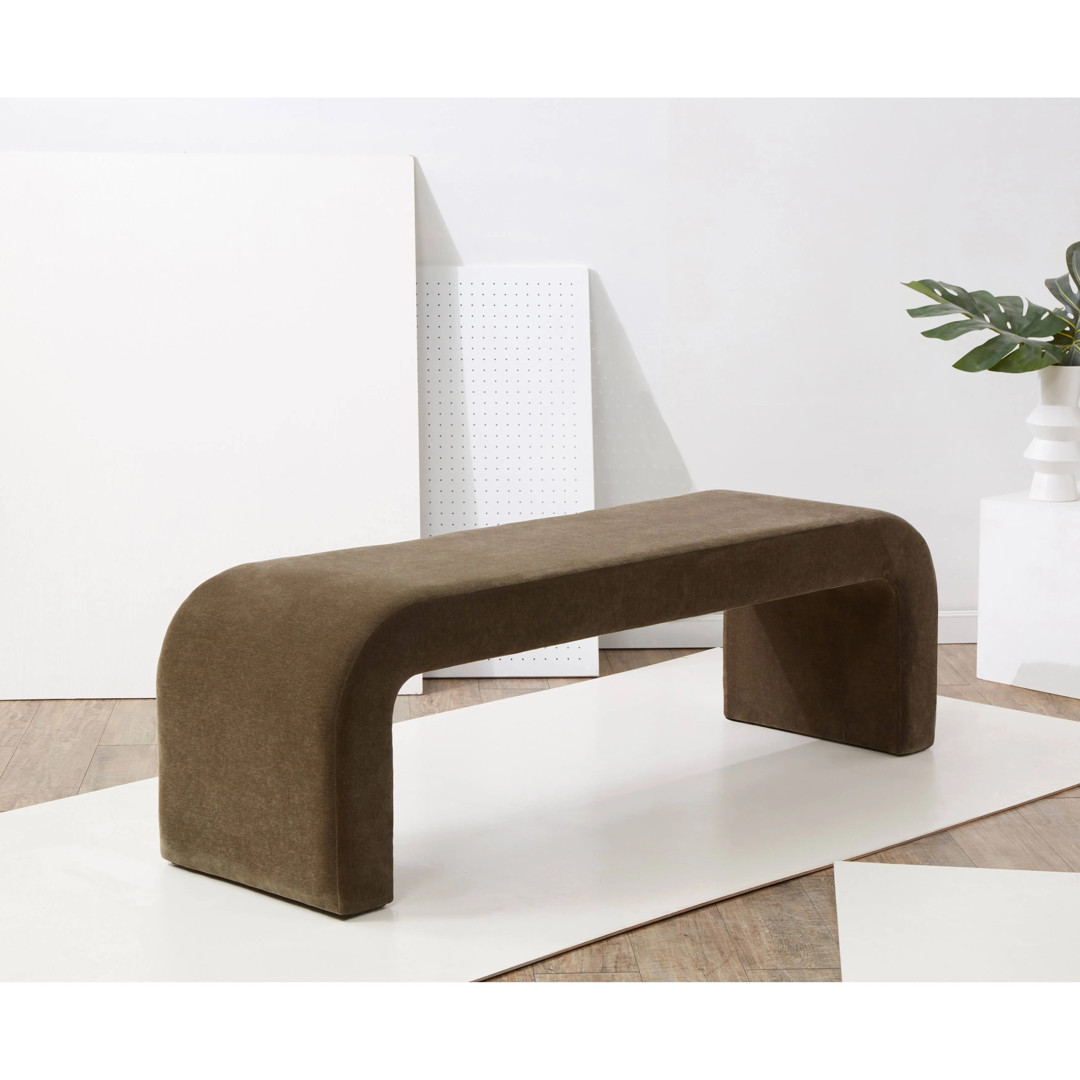 SAFAVIEH Couture Caralynn Curved Waterfall Upholstered Bench (Fully Assembled) - 62" W x 18" D x 19" H