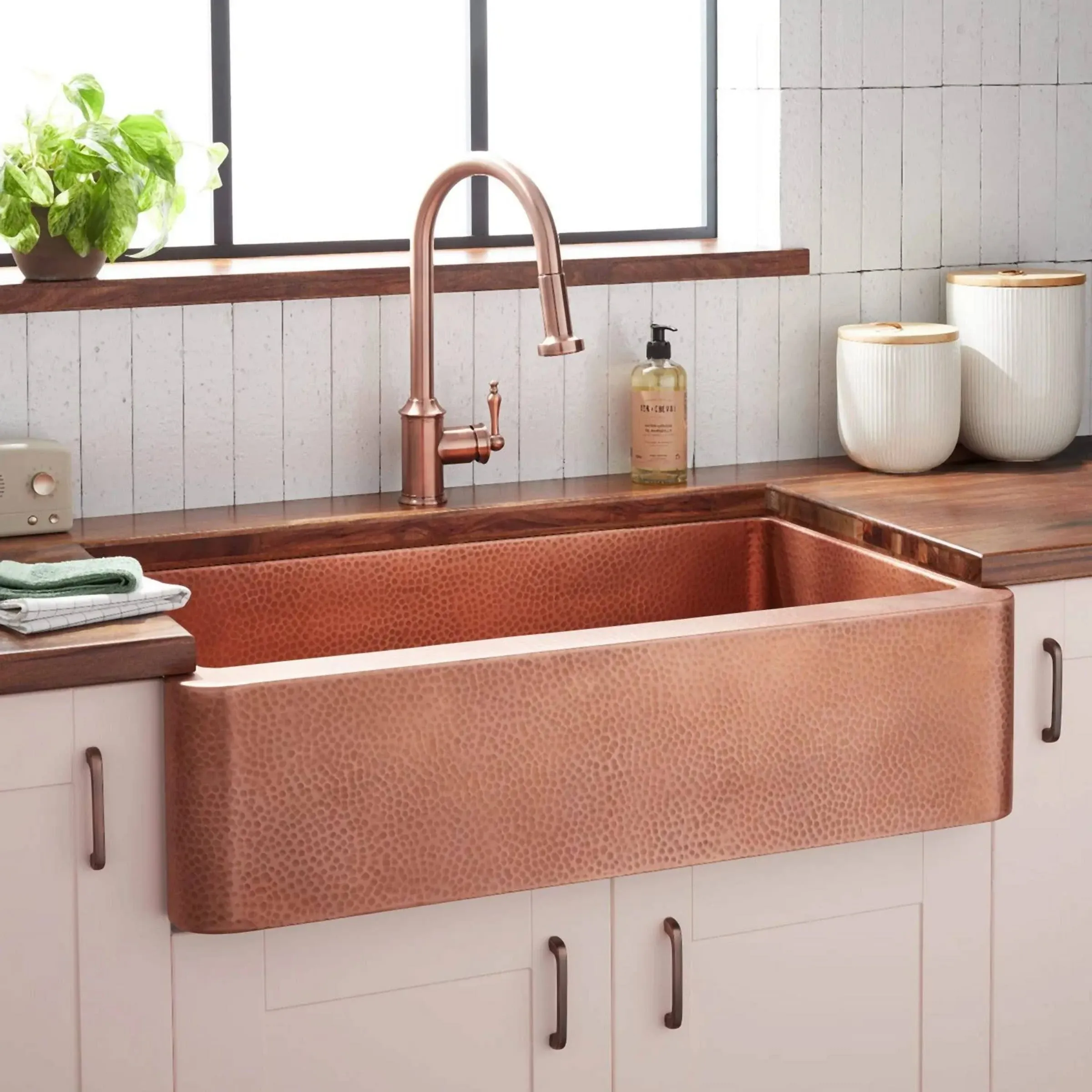 Signature Hardware 305572 36" Fiona Hammered Copper Farmhouse Sink