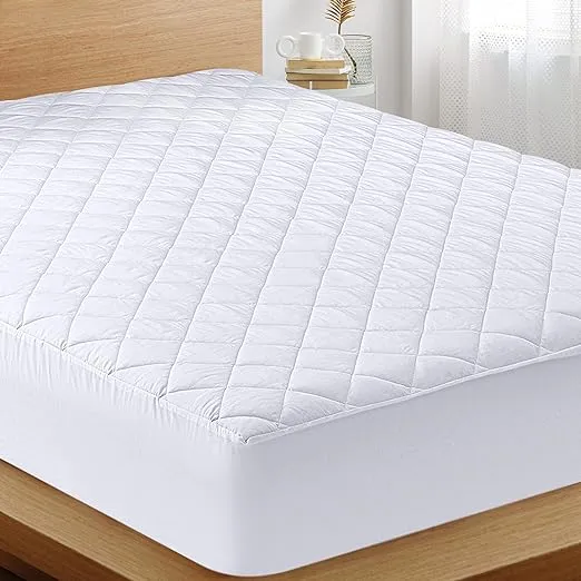 Utopia Bedding Quilted Fitted Mattress Pad (Twin XL) - Elastic Fitted Mattress Protector - Mattress Cover Stretches up to 16 Inches Deep - Machine Washable Mattress Topper