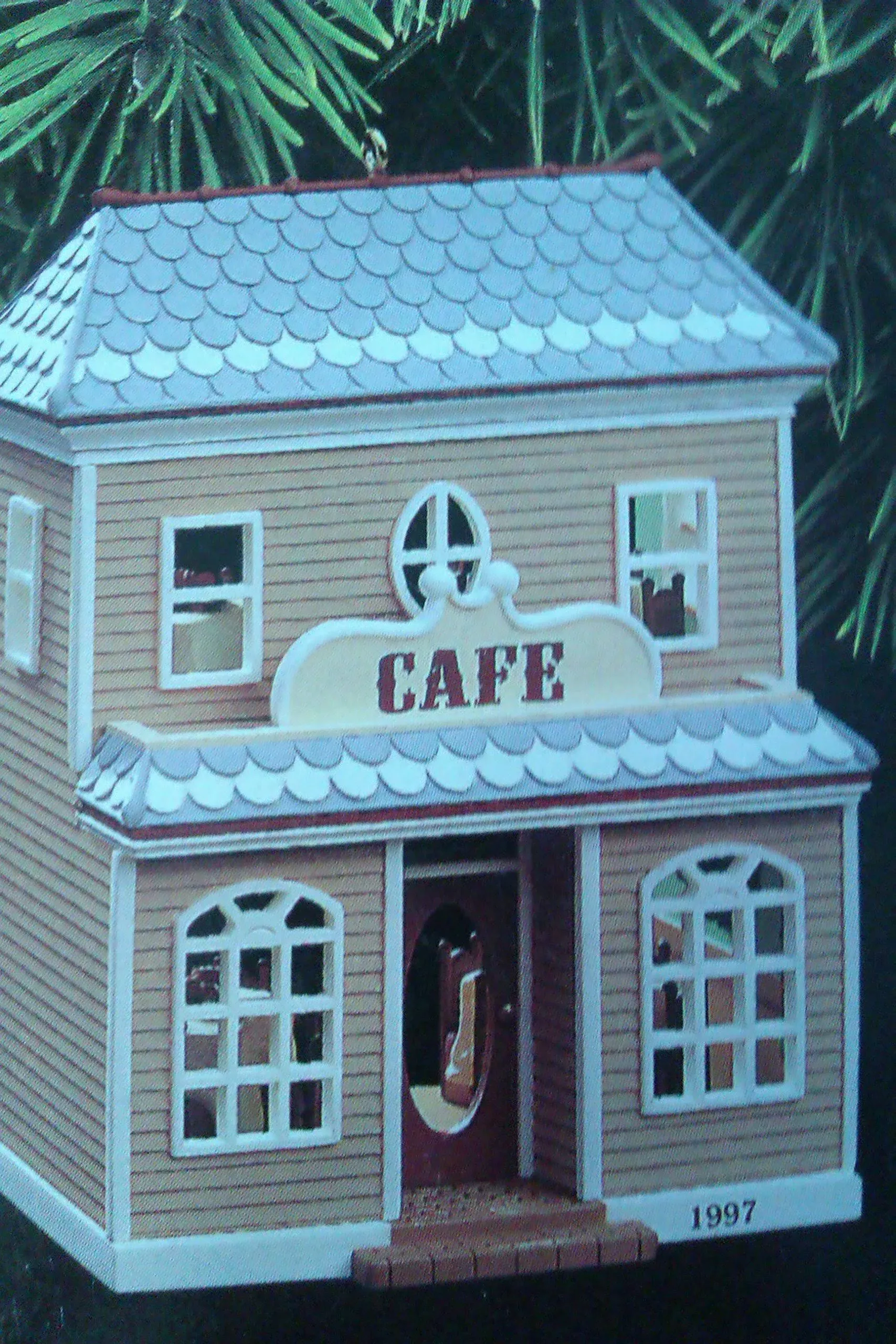 1997 hallmark keepsake ornament, nostalgic houses in shops café, 14th in series