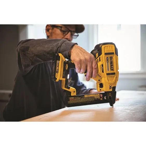 Dewalt Stapler Kit, Narrow Crown, 18 Gauge