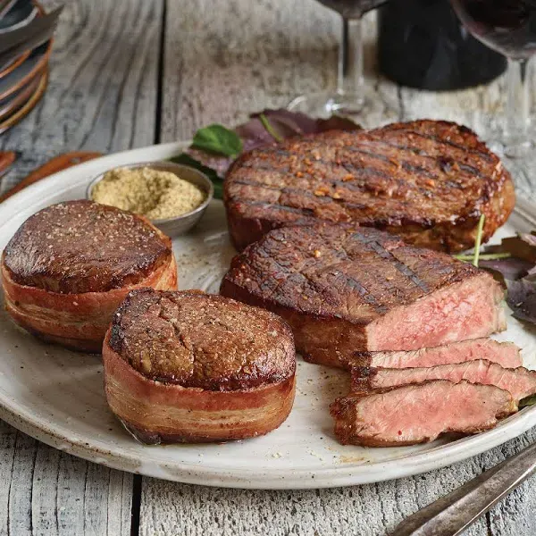 The Heartland Sampler Steak Set - 2 Bacon-wrapped Filet Mignon and 2 Strip St...