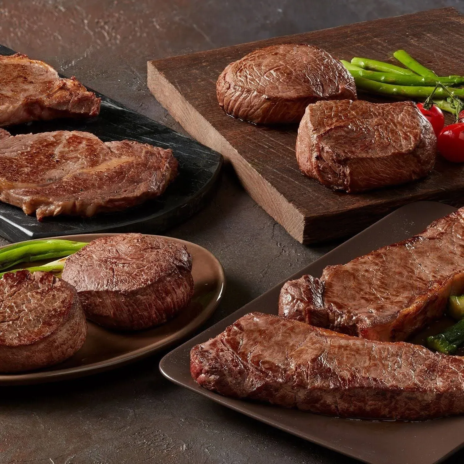 Chicago Steak Angus 8 piece Steak Set- Have a Taste of Prime Beef! - Gourmet Steak Sampler -Includes 2 Black Angus Complete Trim Filet Mignon Steaks: 2 Boneless Strips: 2 Sirloin Steaks & 2 Ribeye